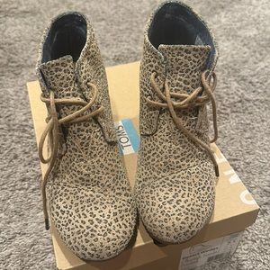 Toms Leopard wedge booties
